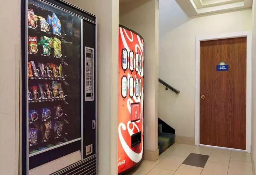 汽车旅馆 Days Inn By Wyndham Tamworth