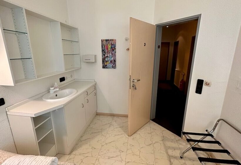 Общежитие Smart&beautiful Guesthouse