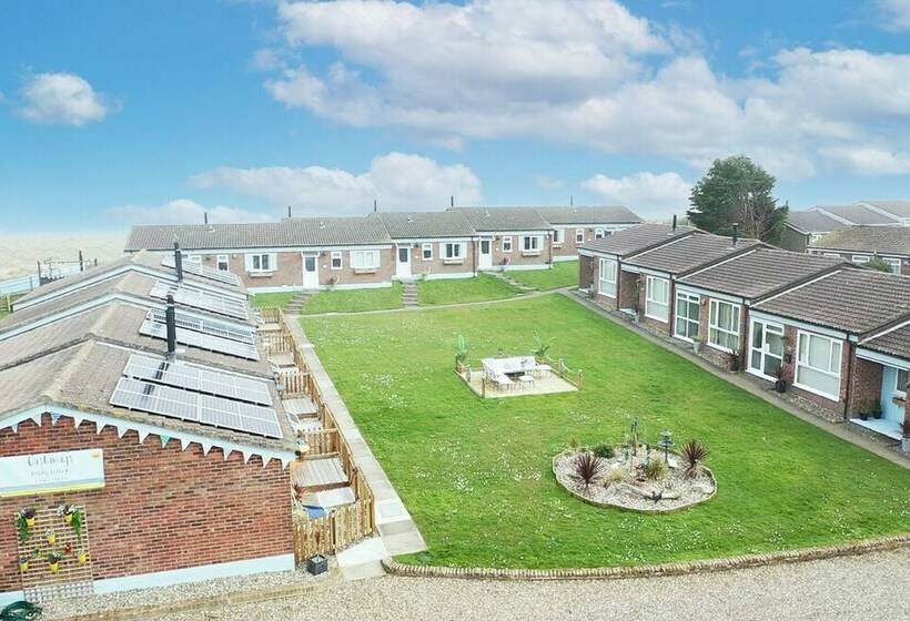 Beach Front 3 Bed Cottage And Hot Tub Kessingland