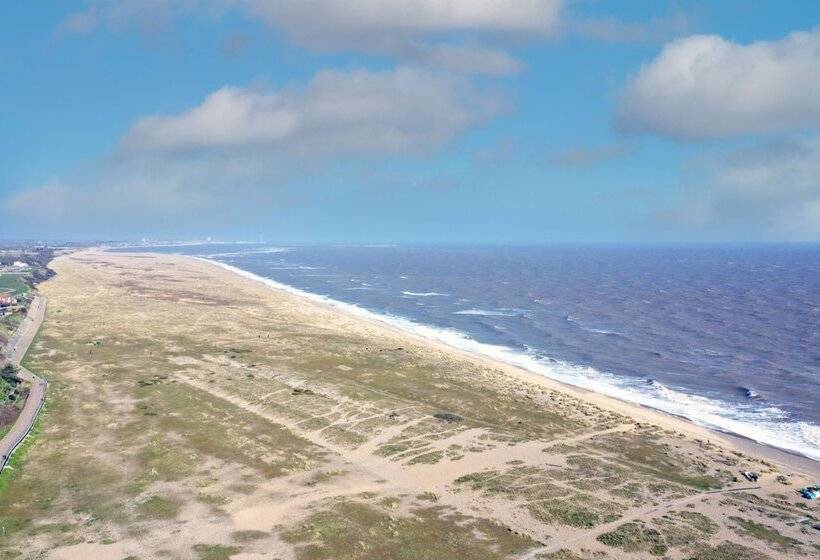 Beach Front 3 Bed Cottage And Hot Tub Kessingland