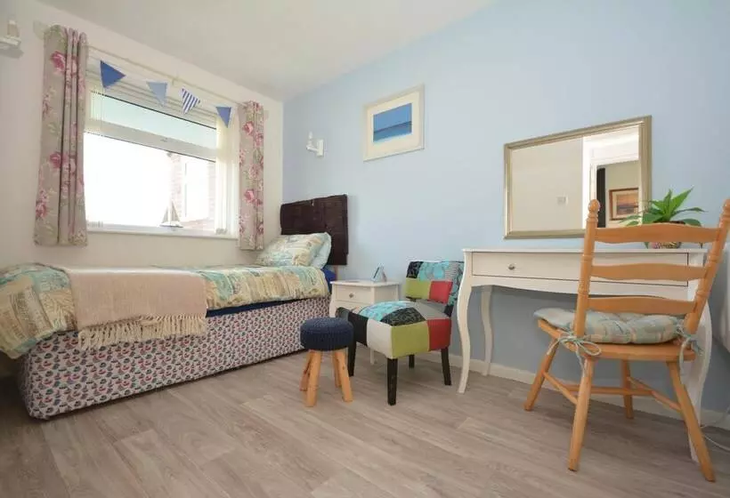 Beach Front 3 Bed Cottage And Hot Tub Kessingland