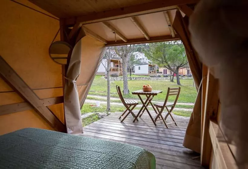 ホテル French Nateko Glamping Tent