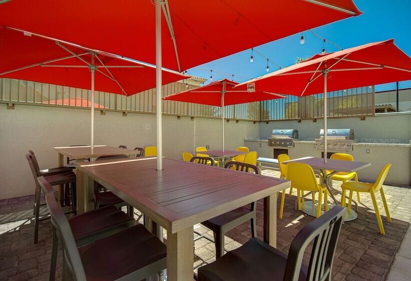 هتل Home2 Suites By Hilton Las Vegas North