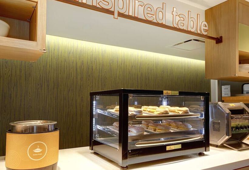 هتل Home2 Suites By Hilton Las Vegas North