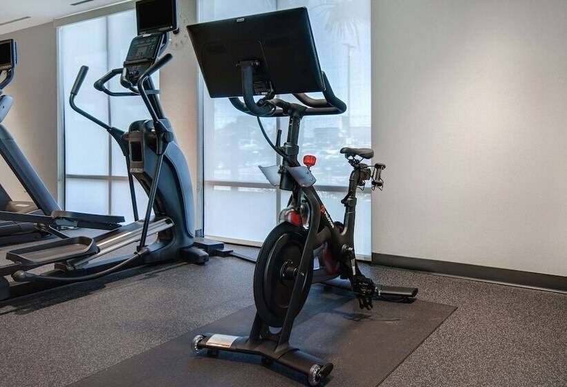 هتل Home2 Suites By Hilton Las Vegas North