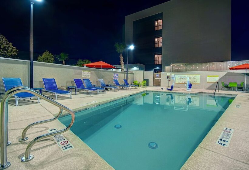 هتل Home2 Suites By Hilton Las Vegas North