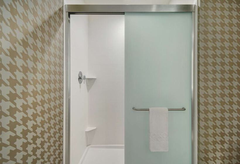 هتل Home2 Suites By Hilton Las Vegas North