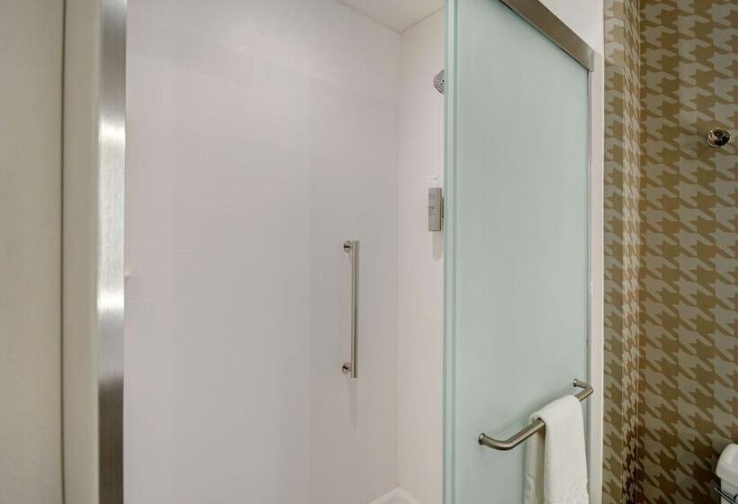 هتل Home2 Suites By Hilton Las Vegas North