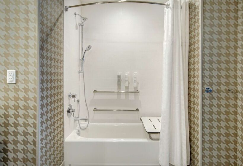 هتل Home2 Suites By Hilton Las Vegas North