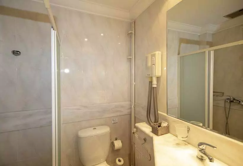 ホテル Kypreos Kamena Vourla