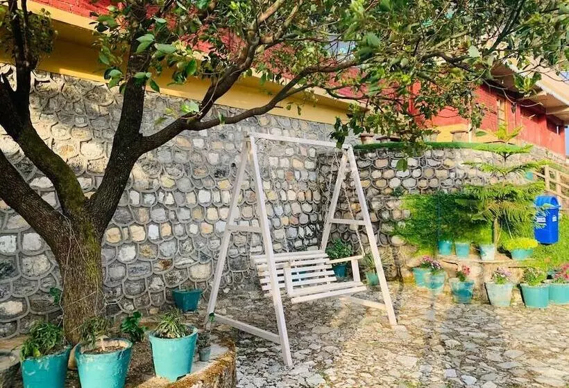 Hotelli Saiva Hill Resort