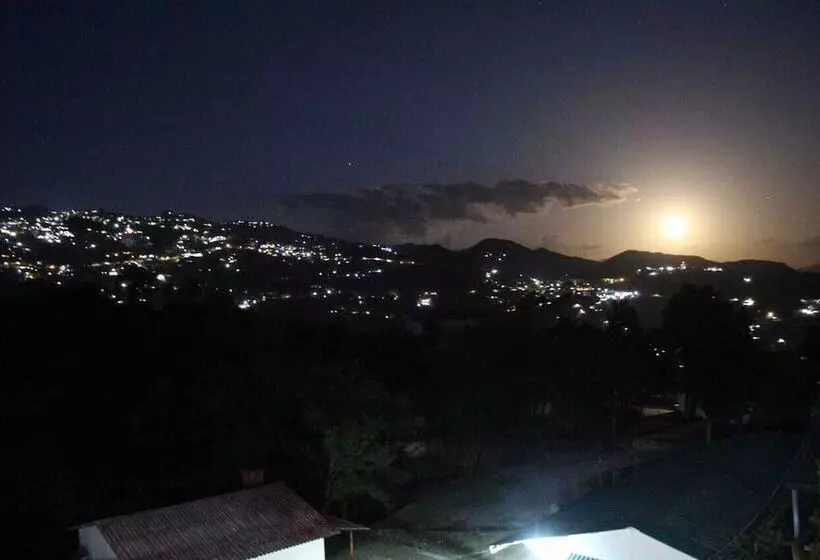 Hotelli Saiva Hill Resort