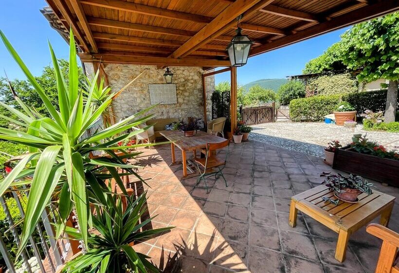 هتل Spoleto Splash : Toretta/wifi/aircon/dishwasher Large Terrace, Patio, Gardens