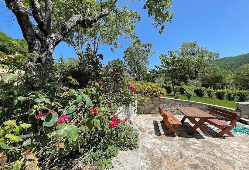 هتل Spoleto Splash : Toretta/wifi/aircon/dishwasher Large Terrace, Patio, Gardens