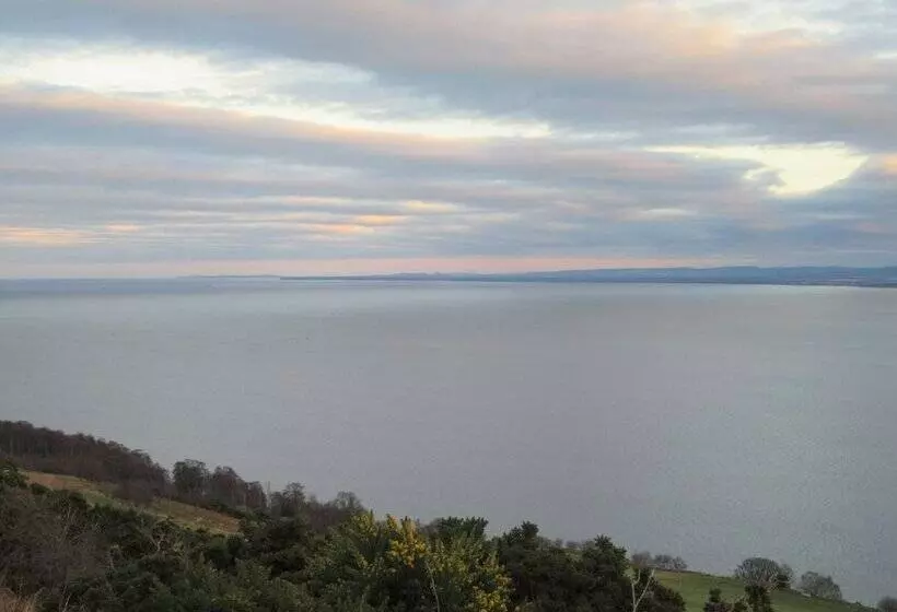 Kestrel, Longhouse Cottages