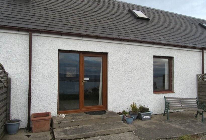 Kestrel, Longhouse Cottages