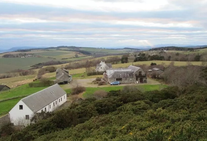 Kestrel, Longhouse Cottages