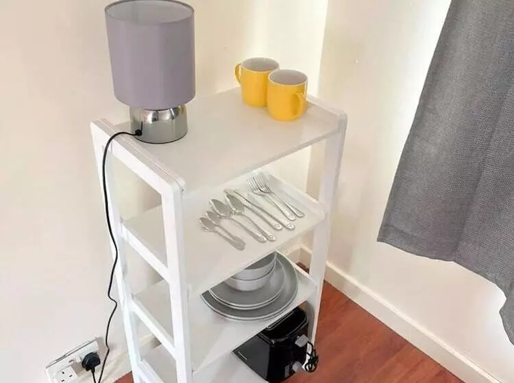 Residenssi 4 Bed House In South London