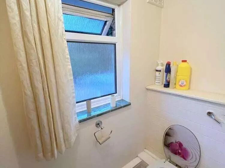 Residenssi 4 Bed House In South London