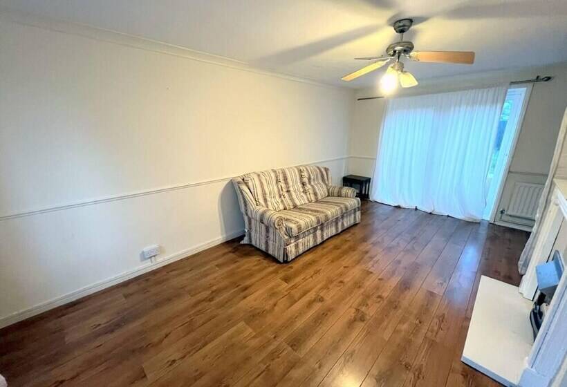 住所 4 Bed House In South London