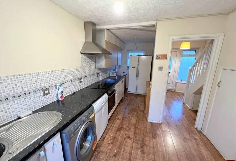 住所 4 Bed House In South London