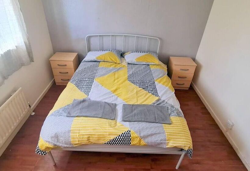 住所 4 Bed House In South London