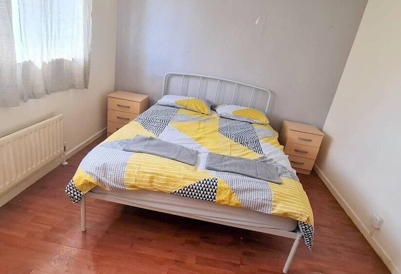 住所 4 Bed House In South London