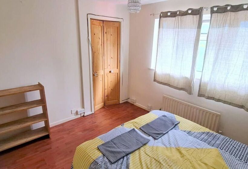 住所 4 Bed House In South London