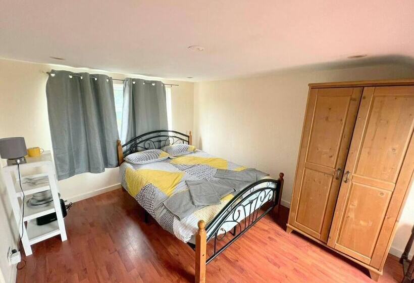 住所 4 Bed House In South London