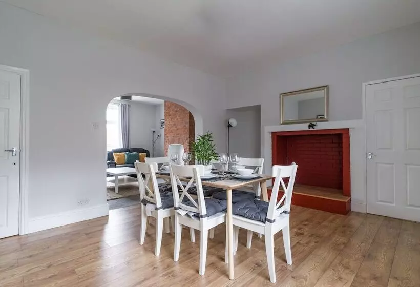 レジデンス East House   Inviting 3 Bed Stakeford