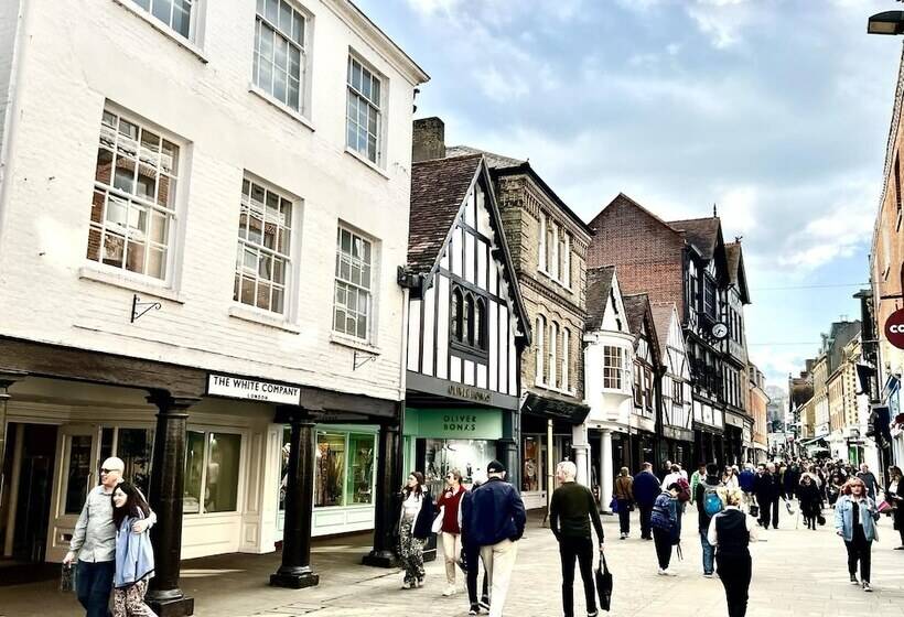 إقامة Charming 4 Bed House In Winchester,free Parking