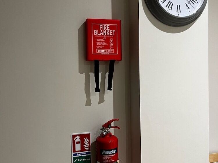 إقامة Charming 4 Bed House In Winchester,free Parking