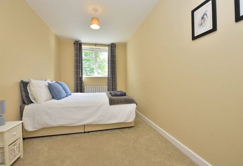 إقامة Charming 4 Bed House In Winchester,free Parking