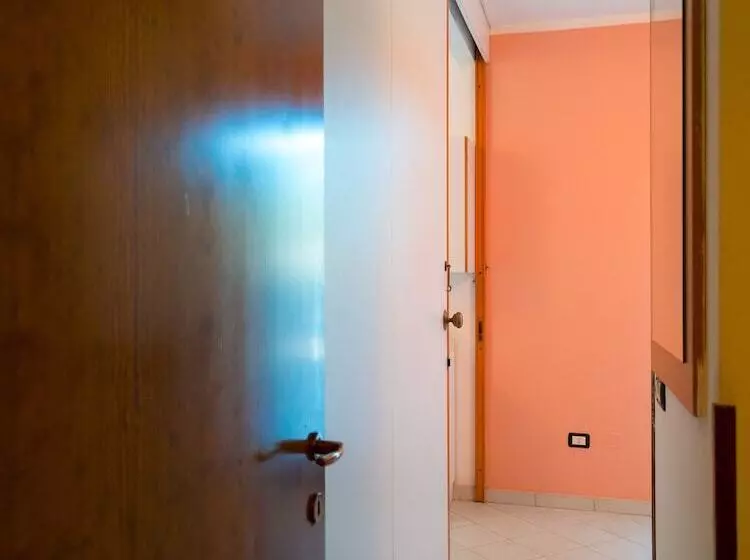 Lomakeskus Camping Lacona Pineta