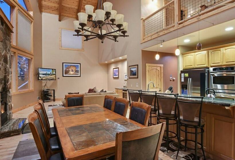 Skislope Sanctuary Close To Outdoor Activities