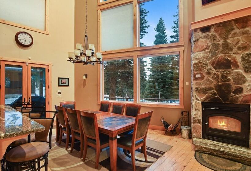 Skislope Sanctuary Close To Outdoor Activities