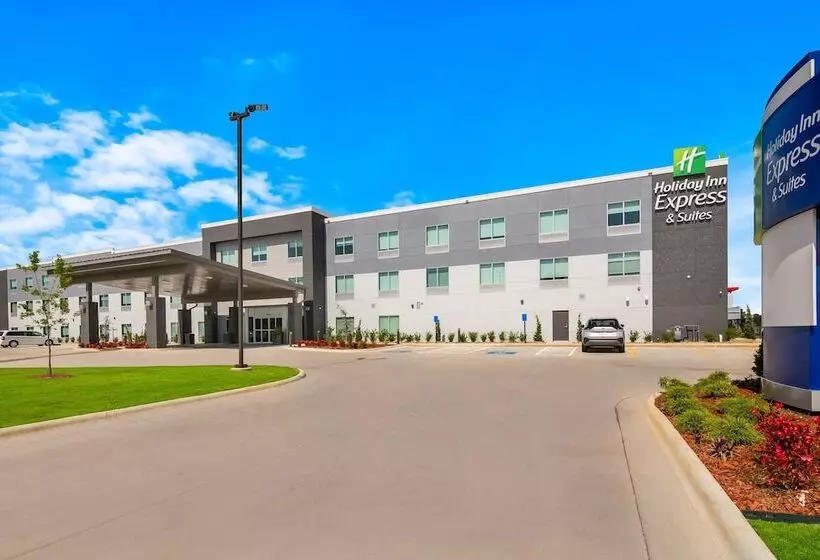 ホテル Holiday Inn Express & Suites   Springdale   Fayetteville Area