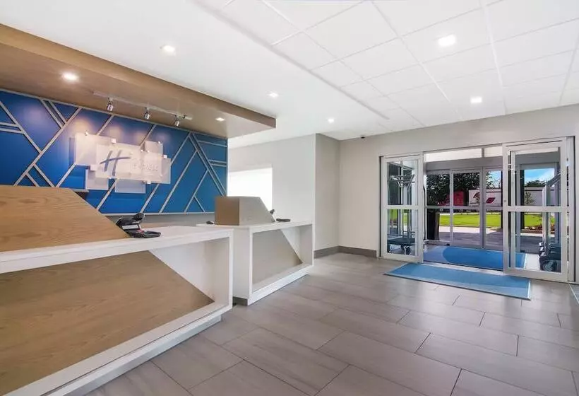 ホテル Holiday Inn Express & Suites   Springdale   Fayetteville Area