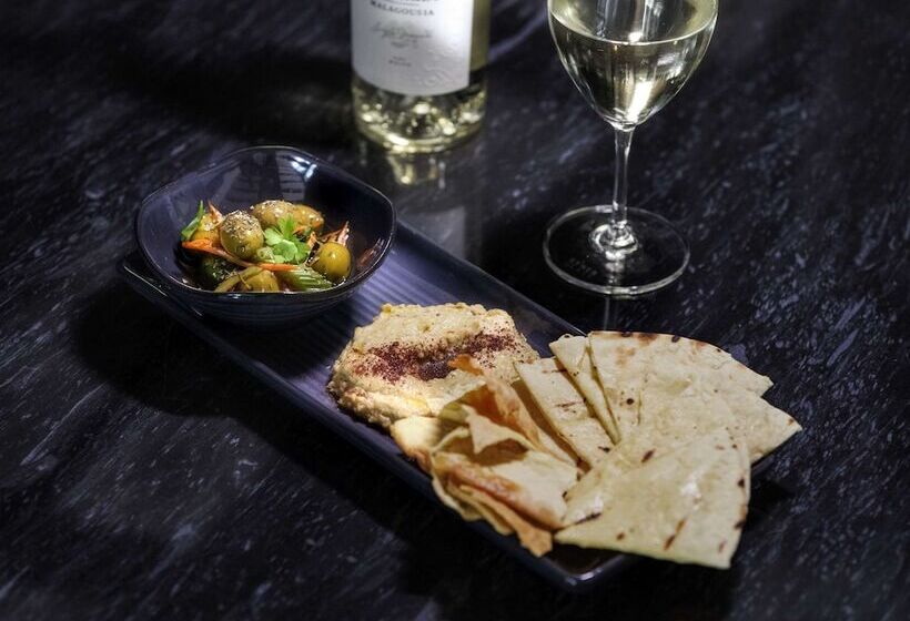 فندق Mercure Melbourne St Kilda Road