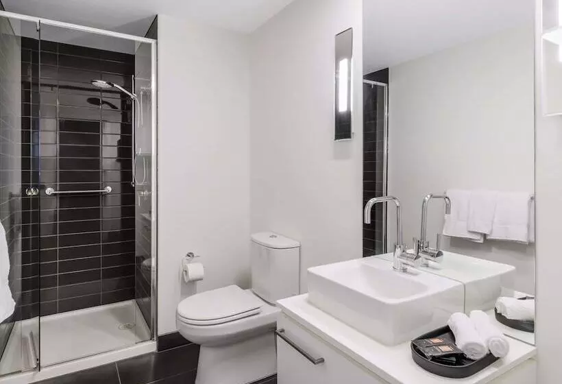 هتل Mercure Melbourne St Kilda Road