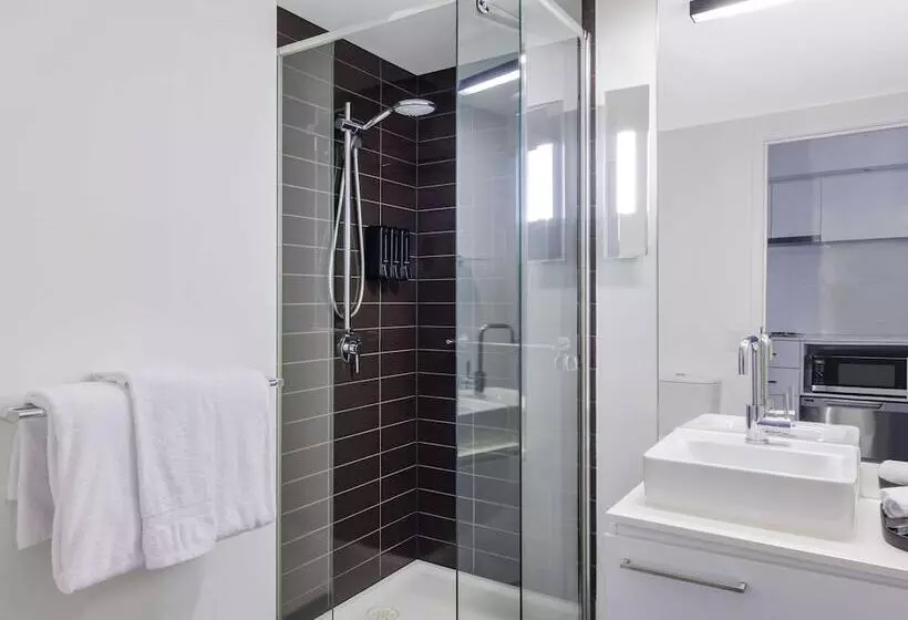 هتل Mercure Melbourne St Kilda Road