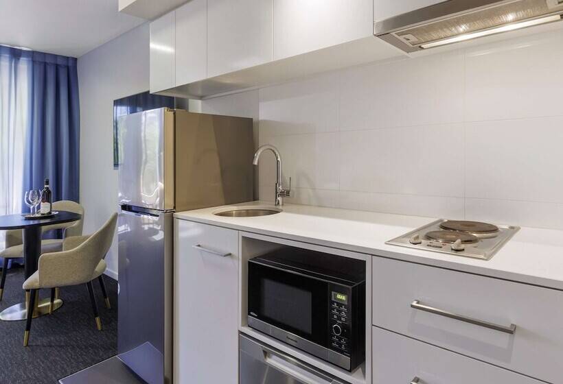 فندق Mercure Melbourne St Kilda Road