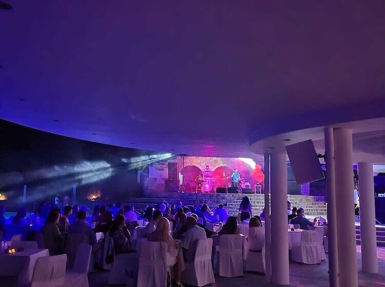 Hotelli O Paradise Beach Resort & Spa