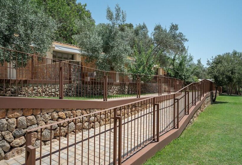 هتل روستایی Rondaia Suites & Villas