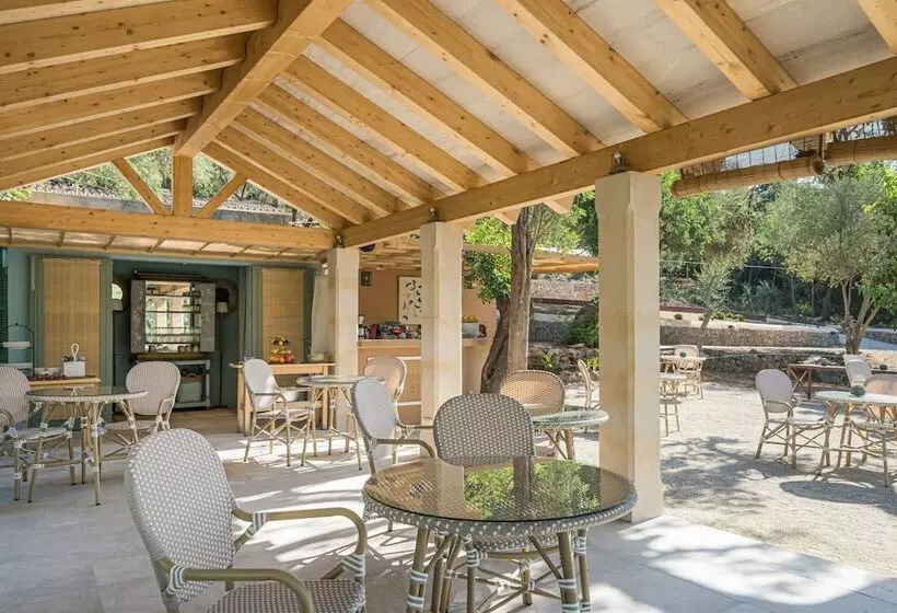 Maaseutuhotelli Rondaia Suites & Villas