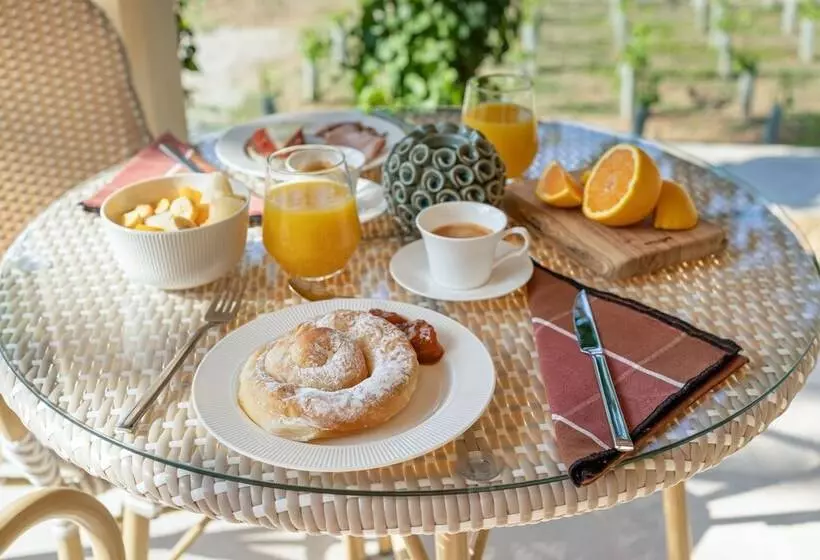 Maaseutuhotelli Rondaia Suites & Villas