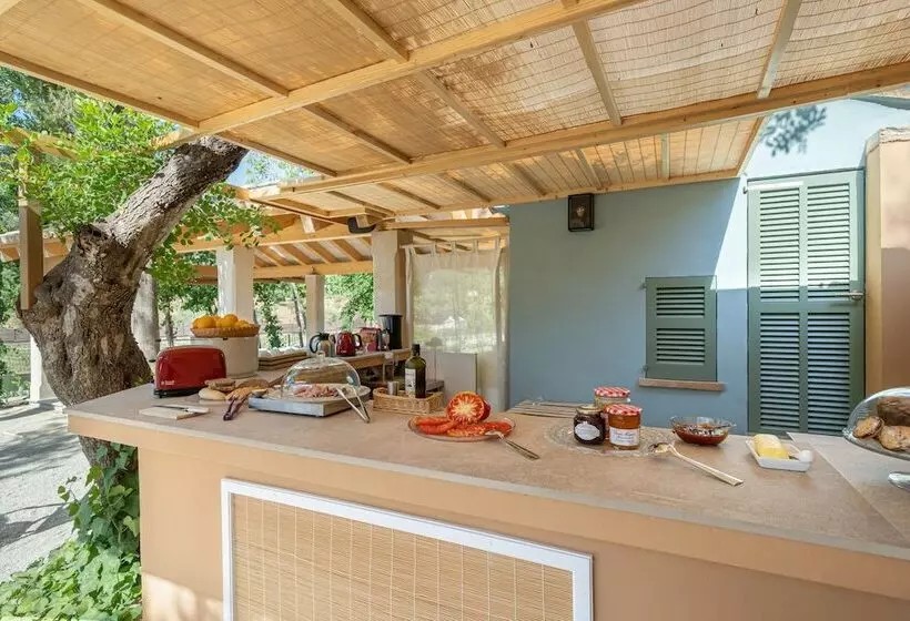 Maaseutuhotelli Rondaia Suites & Villas