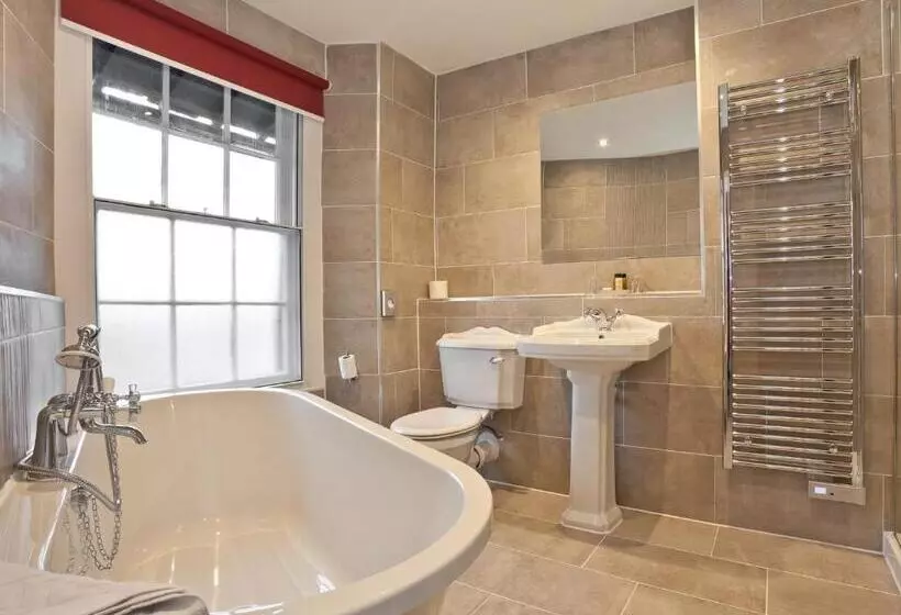 ホテル The Angel Inn   The Inn Collection Group