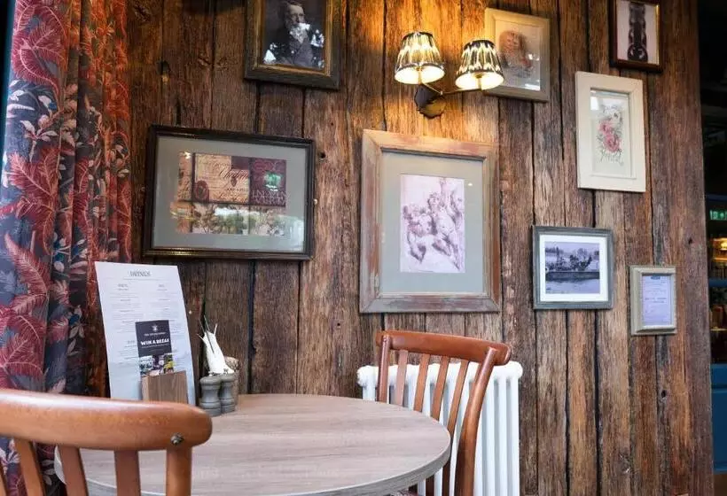 ホテル The Angel Inn   The Inn Collection Group