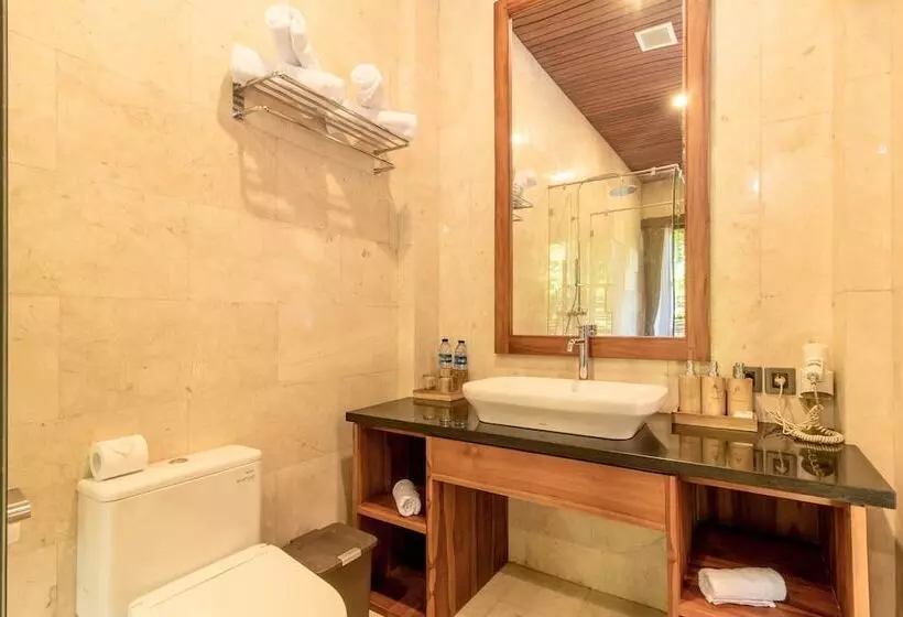 Hotelli Tirta Arum